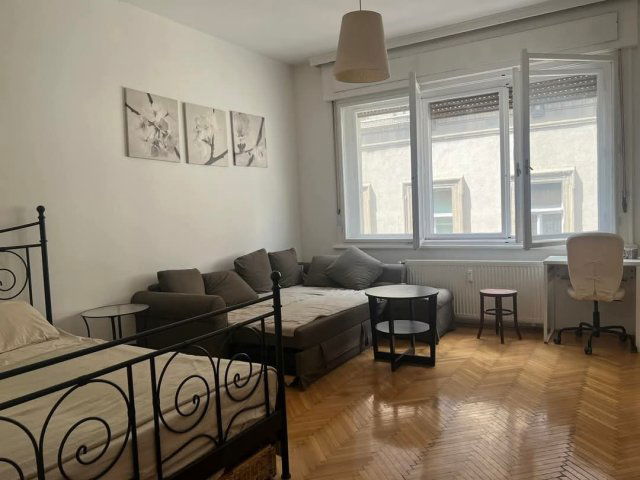 Kiadó téglalakás, albérlet, Budapesten, VI. kerületben
