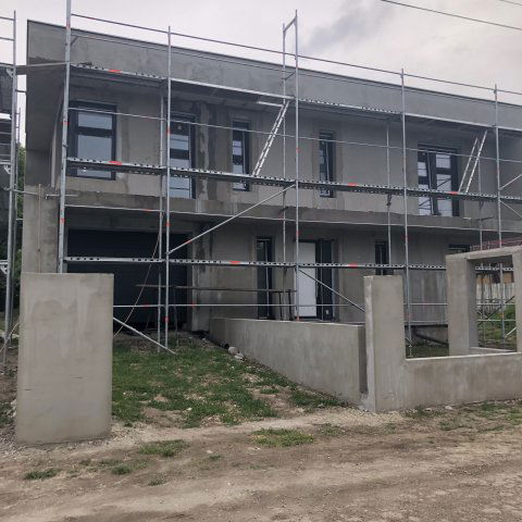 Eladó ikerház, Biatorbágyon 189.99 M Ft, 5 szobás