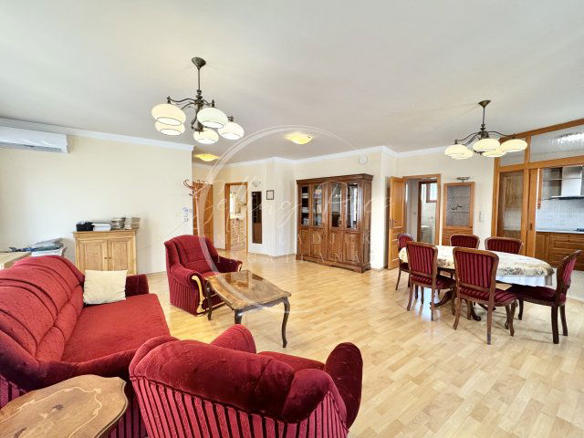 Kiadó téglalakás, albérlet, Pécsett, Flórián utcában