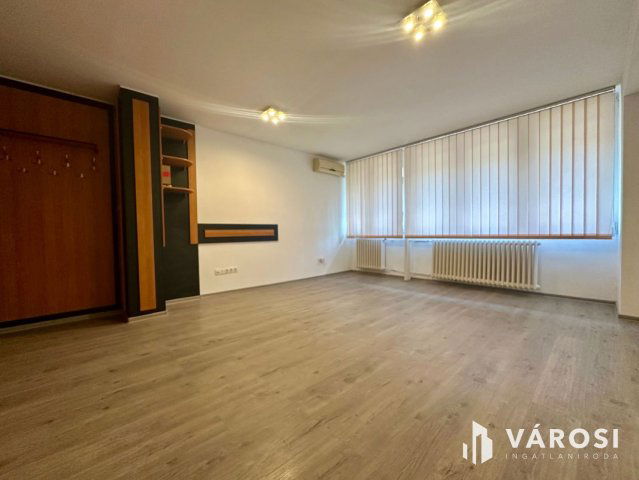 Eladó panellakás, Salgótarjánban 28.9 M Ft, 2 szobás