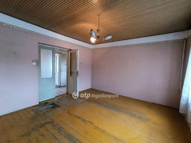 Eladó családi ház, Jászfényszarun 25 M Ft, 3 szobás