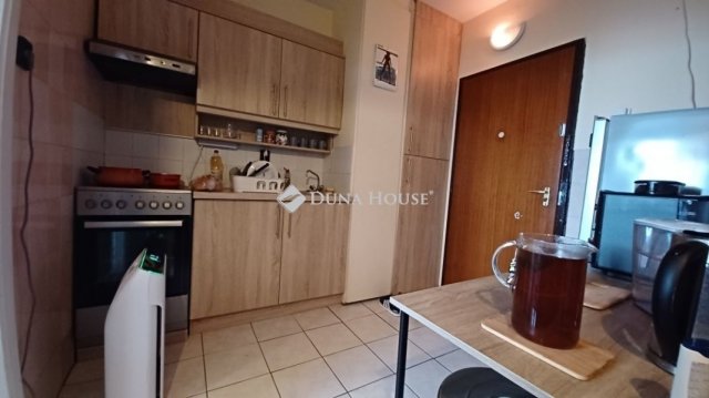 Eladó panellakás, Balatonfüreden 49.9 M Ft, 2 szobás