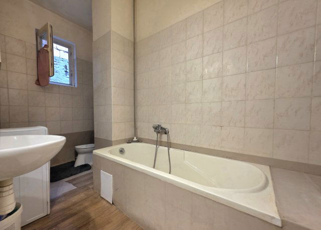 Eladó téglalakás, Budapesten, VIII. kerületben, Üllői úton