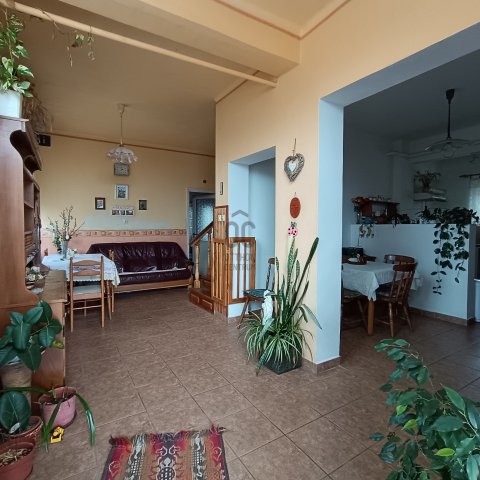 Eladó családi ház, Molnárin 27.9 M Ft, 4 szobás