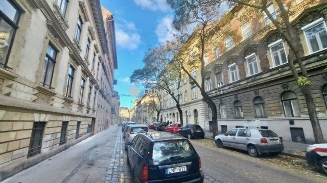 Eladó téglalakás, Budapesten, VII. kerületben 48 M Ft, 1 szobás