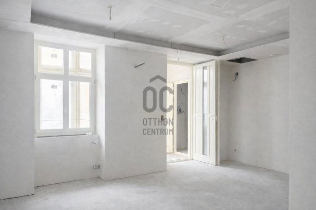 Eladó téglalakás, Budapesten, V. kerületben, Szervita téren