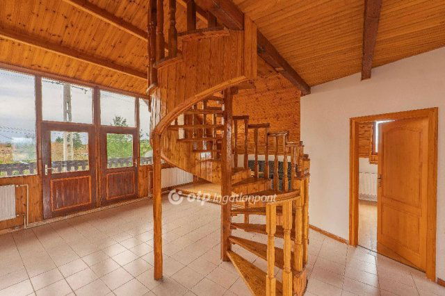 Eladó családi ház, Gárdonyban 87.9 M Ft, 6 szobás