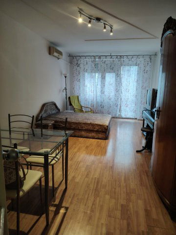 Eladó panellakás, Dunaújvárosban 34.9 M Ft, 2 szobás