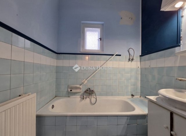 Eladó családi ház, Gyömrőn 129 M Ft, 7 szobás