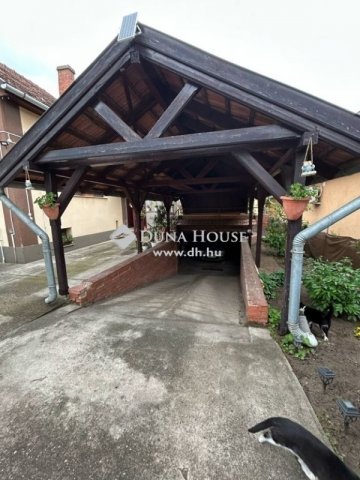Eladó családi ház, Pilisen 95 M Ft, 6 szobás