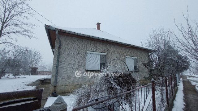 Eladó családi ház, Dévaványán 11.9 M Ft, 2 szobás