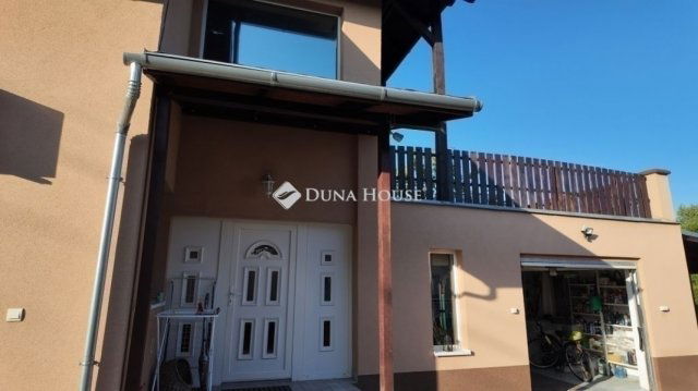 Eladó családi ház, Gyálon 129.99 M Ft, 6 szobás