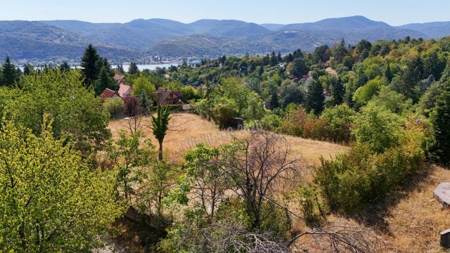 Eladó telek, Nagymaroson, Pállya Celesztin utcában 65 M Ft