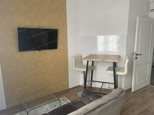 Kiadó téglalakás, albérlet, Győrött 125 E Ft / hó, 1 szobás