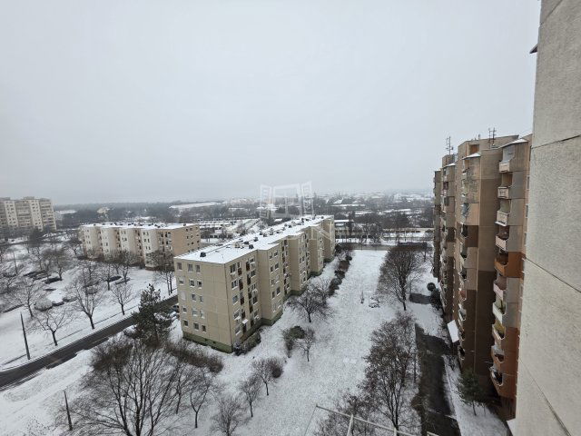 Eladó panellakás, Veszprémben 52.5 M Ft, 1+2 szobás