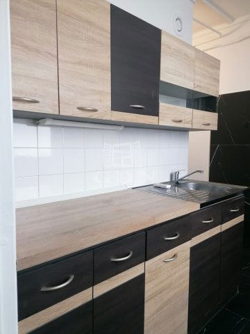 Kiadó panellakás, albérlet, Szegeden 130 E Ft / hó, 1+1 szobás