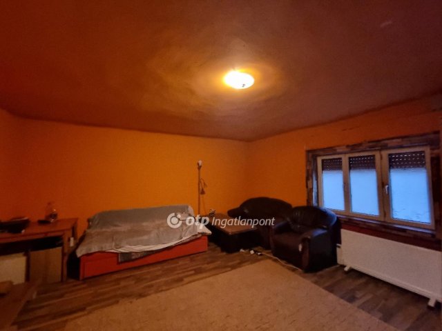 Eladó családi ház, Vámoscsaládon 17 M Ft, 1+2 szobás