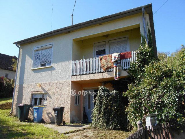 Eladó családi ház, Trizsen 9 M Ft, 1+3 szobás