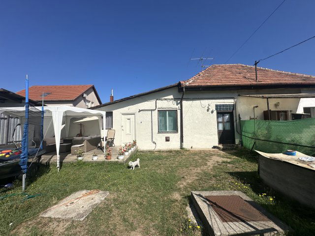 Eladó családi ház, Kistarcsán 62 M Ft, 2+1 szobás