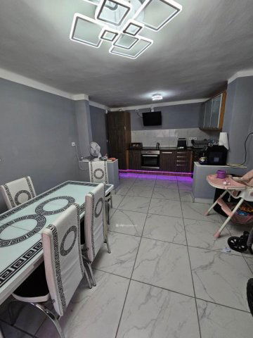 Eladó családi ház, Siklóson 50 M Ft, 3 szobás