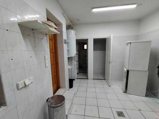 Kiadó üzlethelyiség, Siófokon 234 E Ft / hó