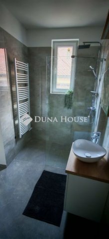 Eladó téglalakás, Pécsett 42.9 M Ft, 1 szobás