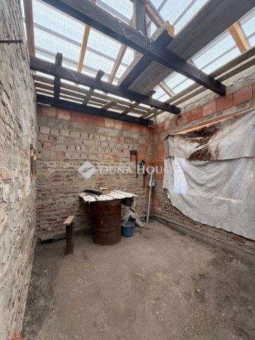 Eladó családi ház, Abonyban 20 M Ft, 4 szobás