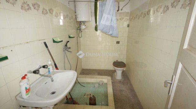 Eladó családi ház, Zalavégen 15.8 M Ft, 2 szobás