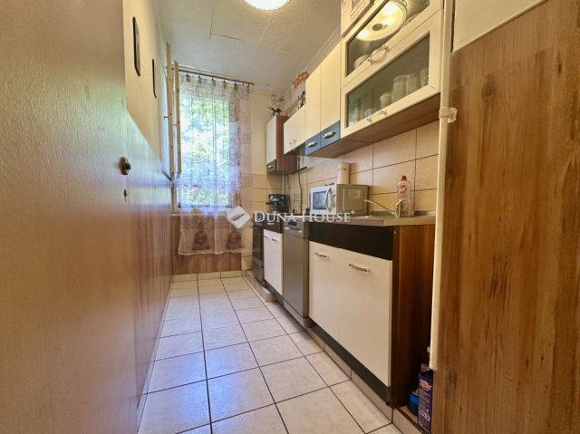 Eladó téglalakás, Zalaegerszegen 29 M Ft, 3 szobás