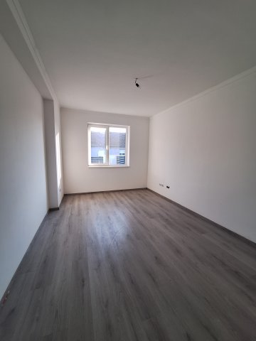 Eladó ikerház, Szolnokon 64.9 M Ft, 3 szobás