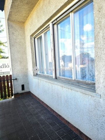 Eladó családi ház, Pécsett 44.9 M Ft, 3 szobás