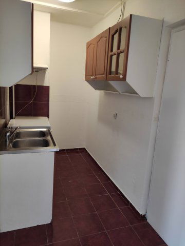 Eladó panellakás, Tatabányán 31.9 M Ft, 1+1 szobás