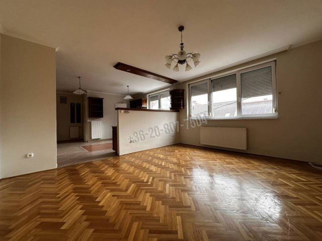 Eladó téglalakás, Egerben 96 M Ft, 5 szobás