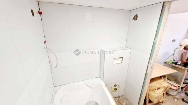 Eladó téglalakás, Budapesten, X. kerületben 48.4 M Ft, 1 szobás