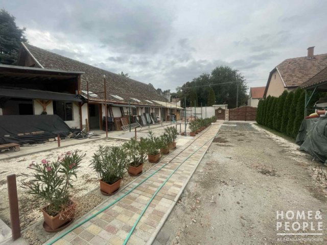Eladó családi ház, Földeákon 54.99 M Ft, 9 szobás