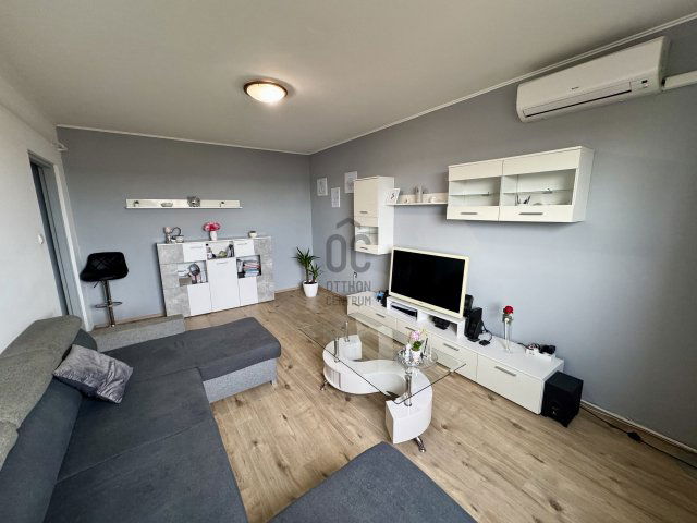 Eladó panellakás, Szekszárdon, Dr. Hirling Ádám utcában