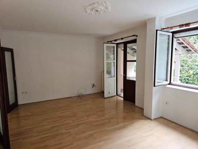 Eladó téglalakás, Kaposváron, Jutai úton 44.5 M Ft, 3 szobás
