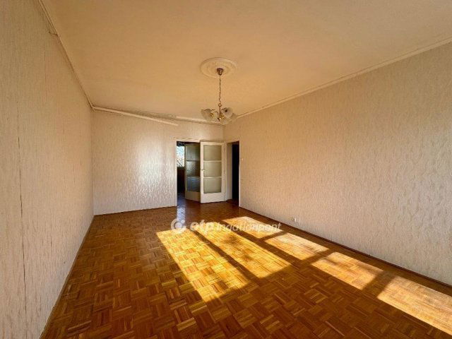 Eladó téglalakás, Debrecenben 49.9 M Ft, 2 szobás