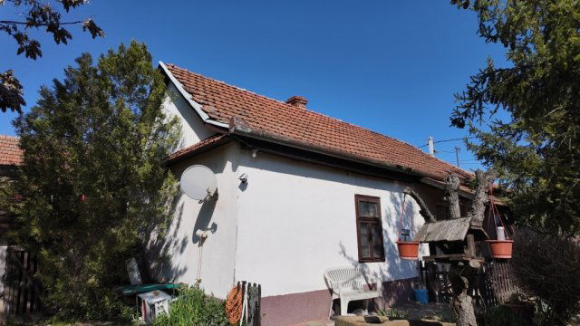 Eladó családi ház, Jászárokszálláson 16.5 M Ft, 1+2 szobás