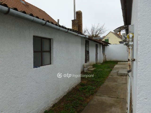 Eladó családi ház, Zalaszentgróton 35.9 M Ft, 2 szobás