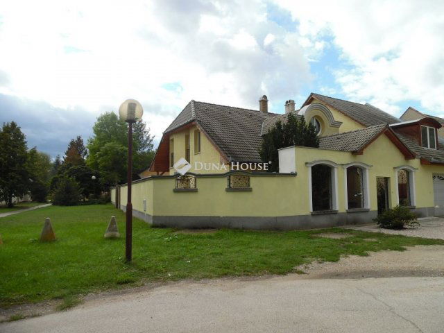 Kiadó családi ház, albérlet, Kecskeméten 400 E Ft / hó