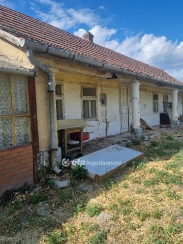 Eladó családi ház, Szalkszentmártonon 18.2 M Ft, 4 szobás