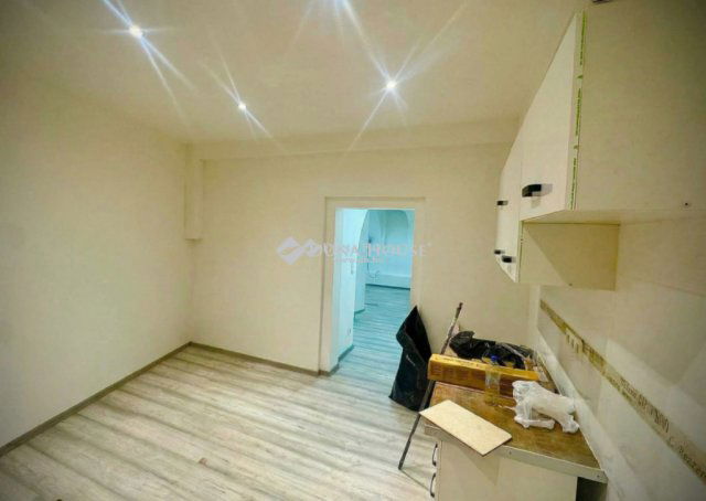 Eladó iroda, Budapesten, IX. kerületben 43 M Ft, 1 szobás