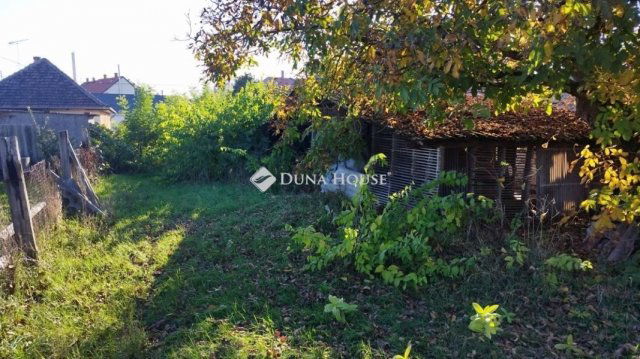 Eladó telek, Sülysápon 33 M Ft / költözzbe.hu