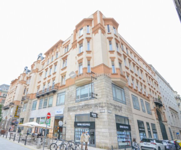 Eladó téglalakás, Budapesten, V. kerületben, Ferenciek terén