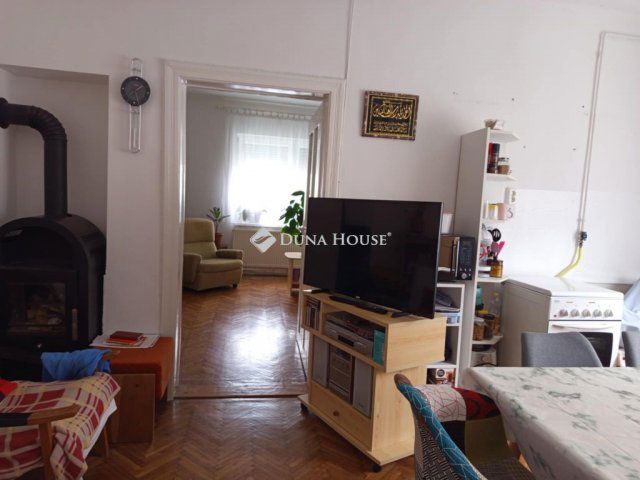 Eladó ikerház, Komlón 28.9 M Ft, 3 szobás / költözzbe.hu