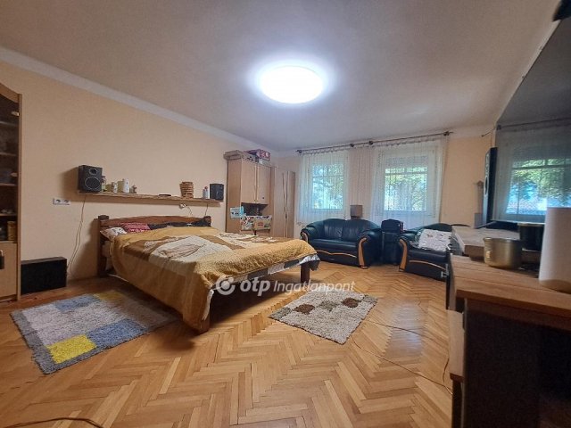 Eladó családi ház, Makón 47.15 M Ft, 3 szobás