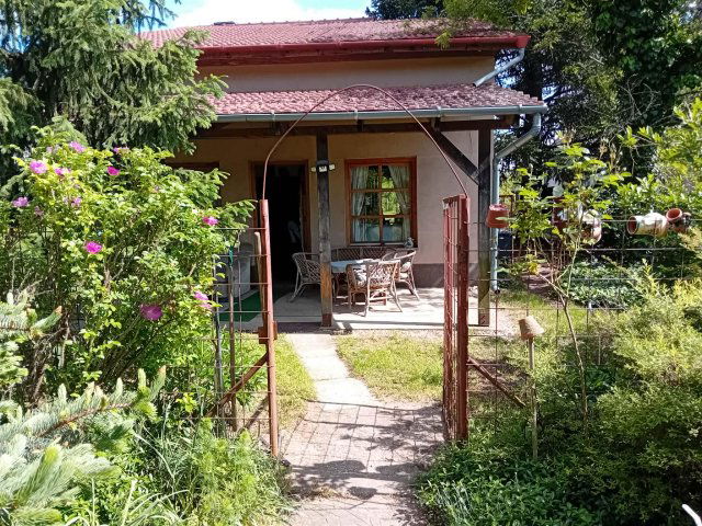 Eladó családi ház, Győrött 70 M Ft, 2 szobás