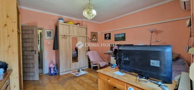 Eladó téglalakás, Balatonalmádiban 88 M Ft, 4 szobás