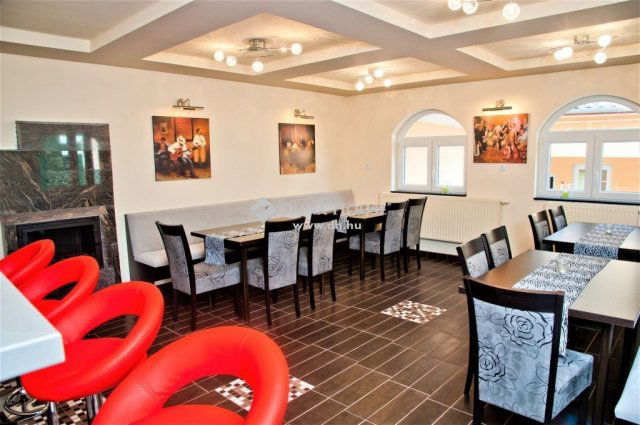 Eladó családi ház, Dunaszekcsőn 73.72 M Ft, 6 szobás